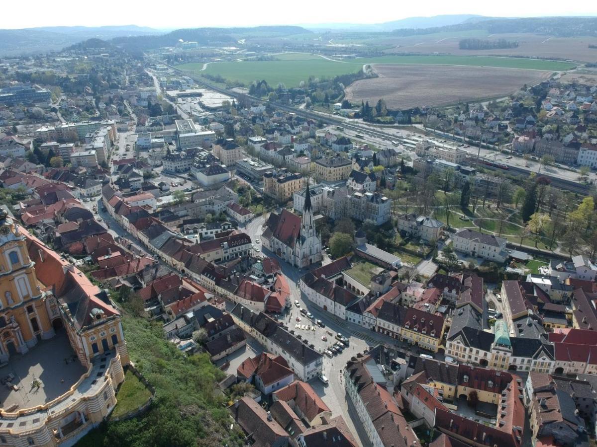 Schon Wohnen Beim Stift Melk Apartamento Exterior foto