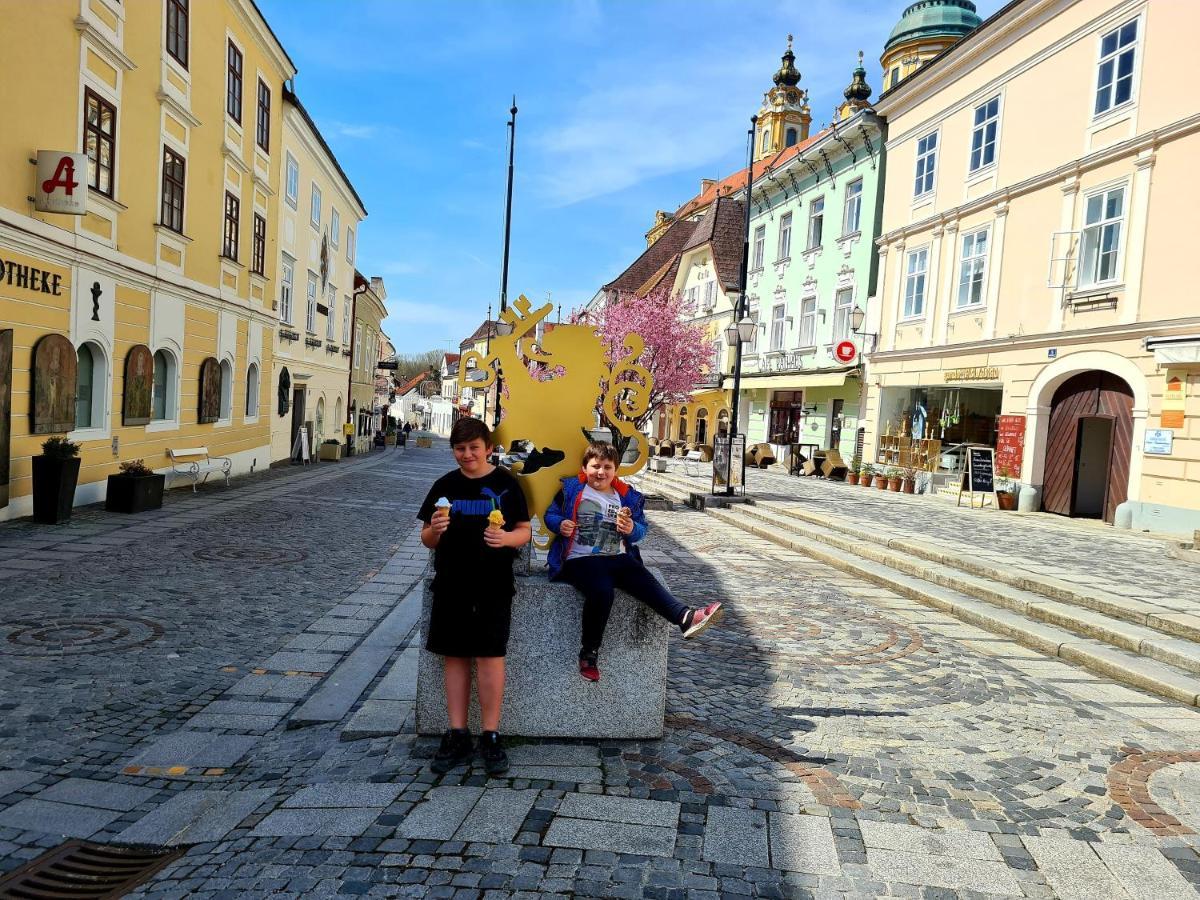 Schon Wohnen Beim Stift Melk Apartamento Exterior foto