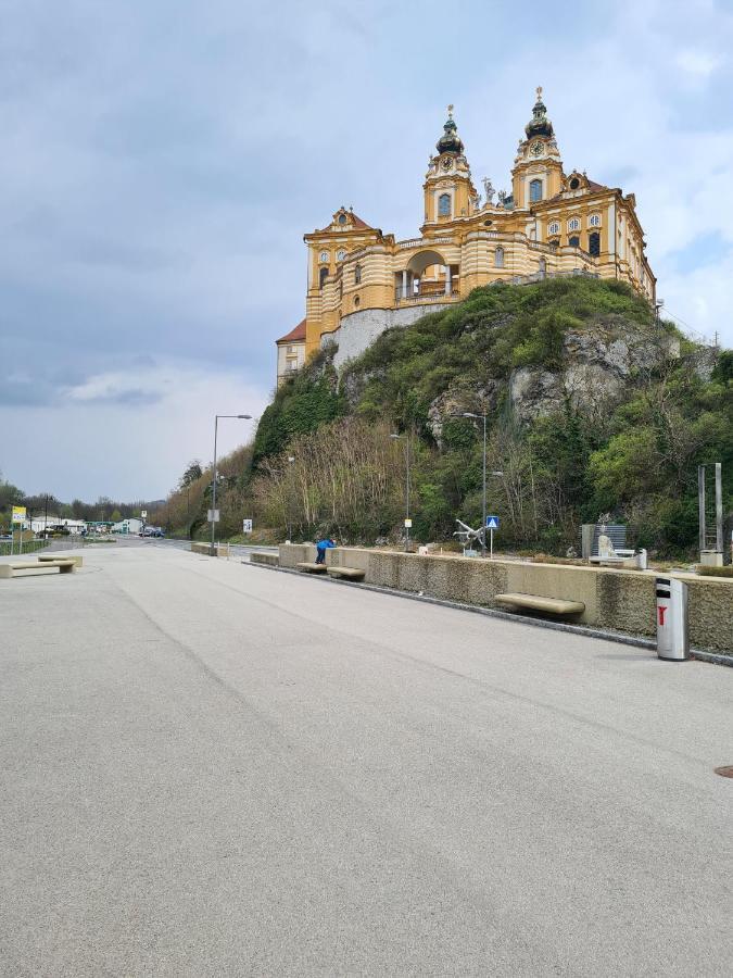 Schon Wohnen Beim Stift Melk Apartamento Exterior foto