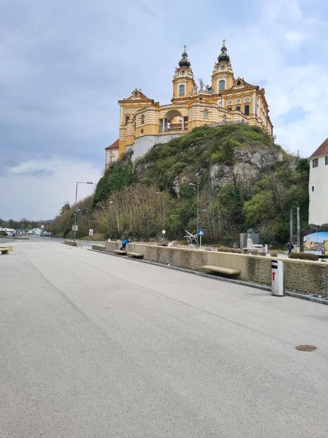 Schon Wohnen Beim Stift Melk Apartamento Exterior foto
